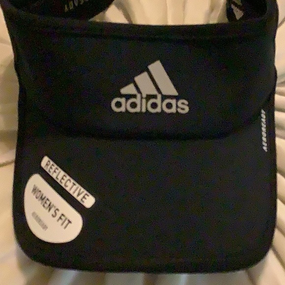 Adidas Woman’s comfy visor- brand new - Picture 2 of 10